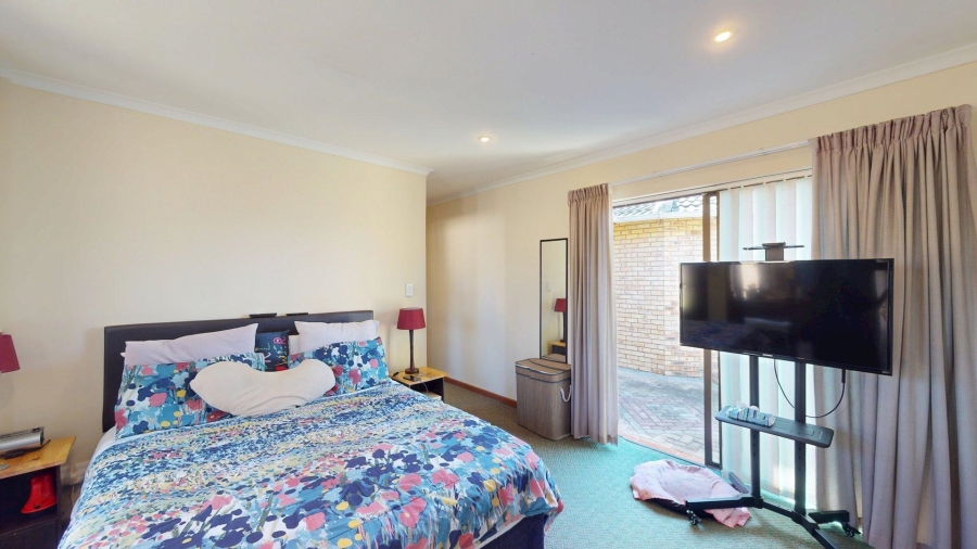 3 Bedroom Property for Sale in Summerstrand Eastern Cape